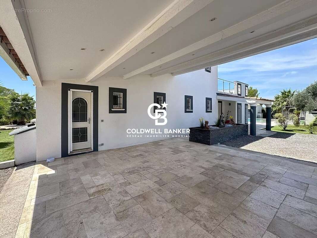 Maison à ROQUEBRUNE-SUR-ARGENS