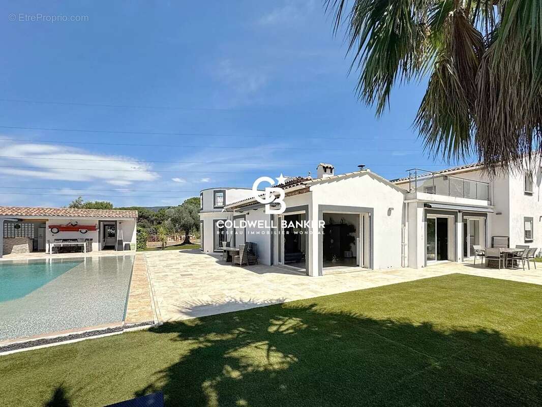 Maison à ROQUEBRUNE-SUR-ARGENS