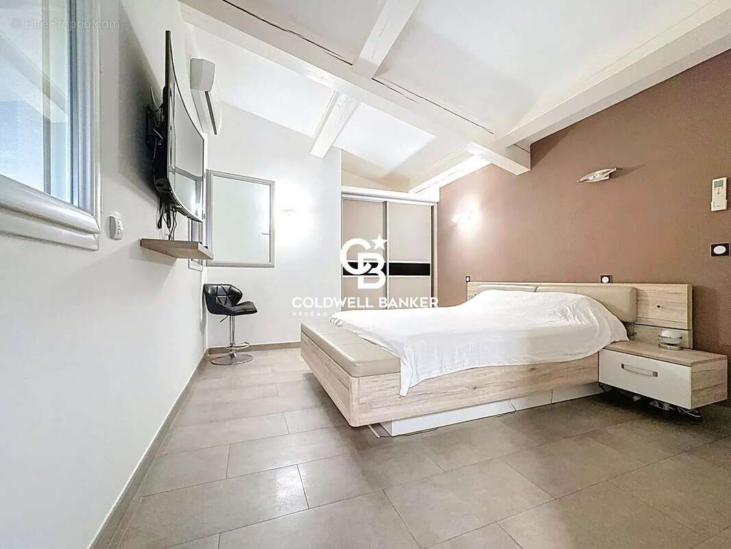 Maison à ROQUEBRUNE-SUR-ARGENS