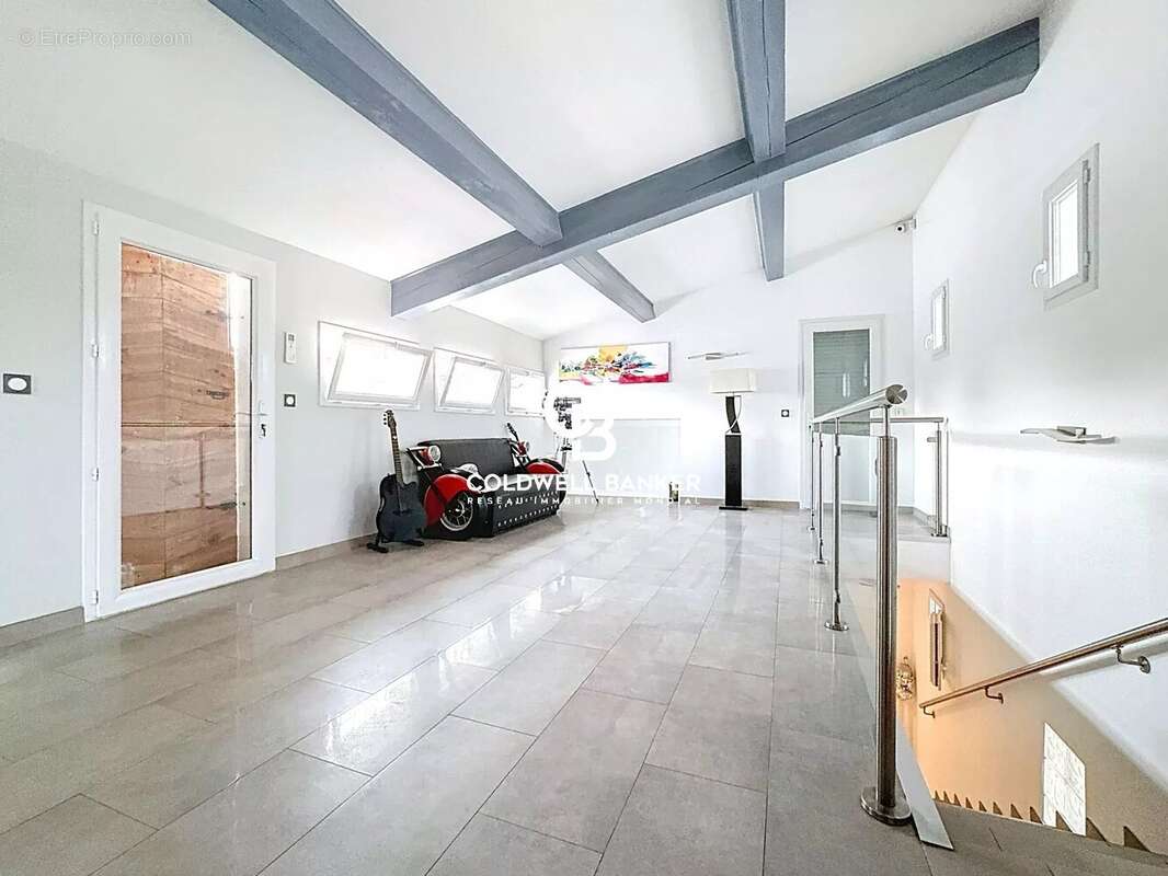 Maison à ROQUEBRUNE-SUR-ARGENS