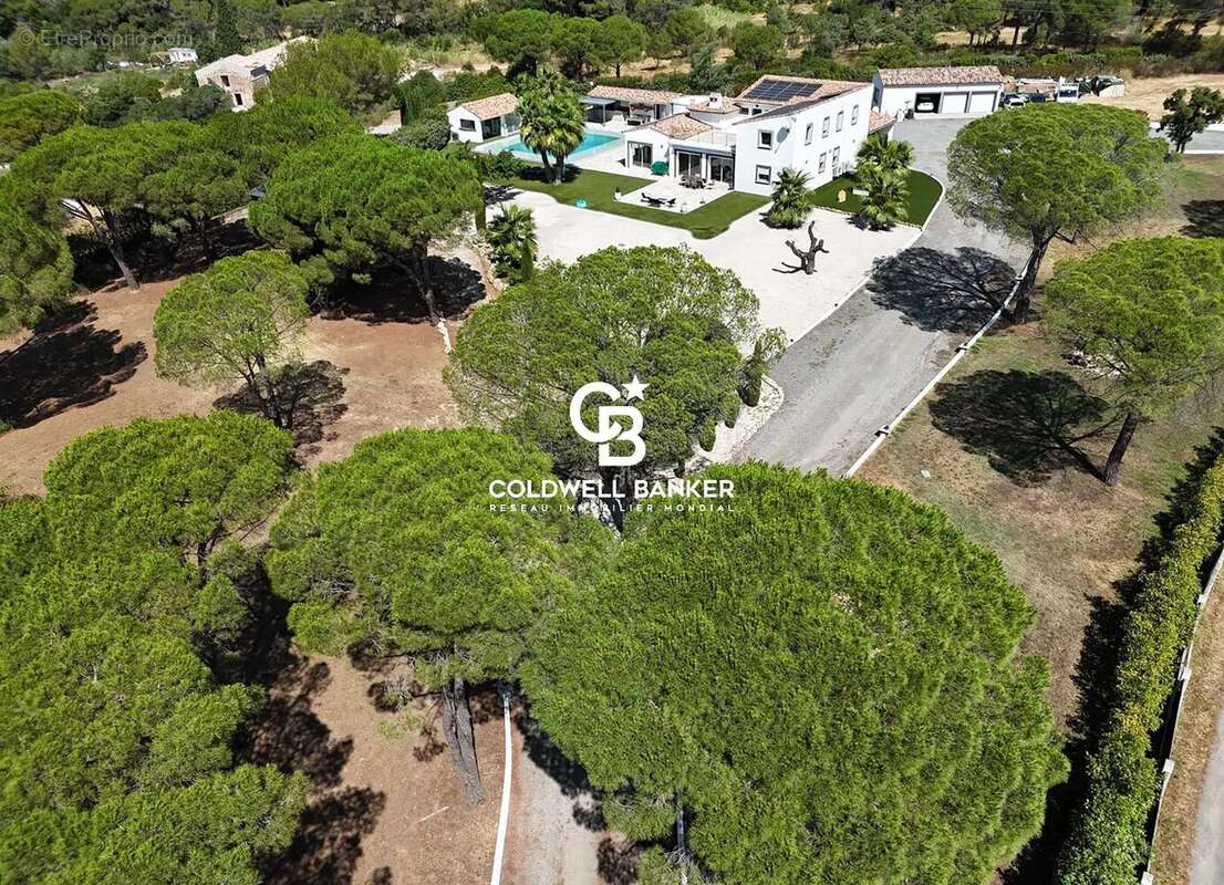 Maison à ROQUEBRUNE-SUR-ARGENS