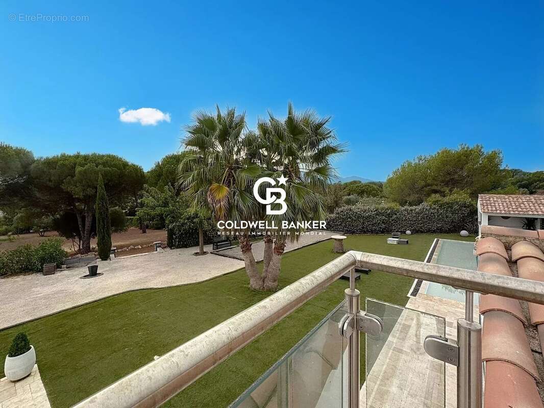 Maison à ROQUEBRUNE-SUR-ARGENS