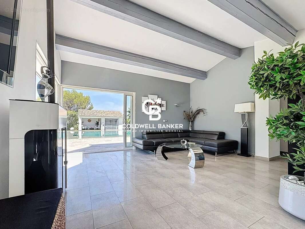 Maison à ROQUEBRUNE-SUR-ARGENS