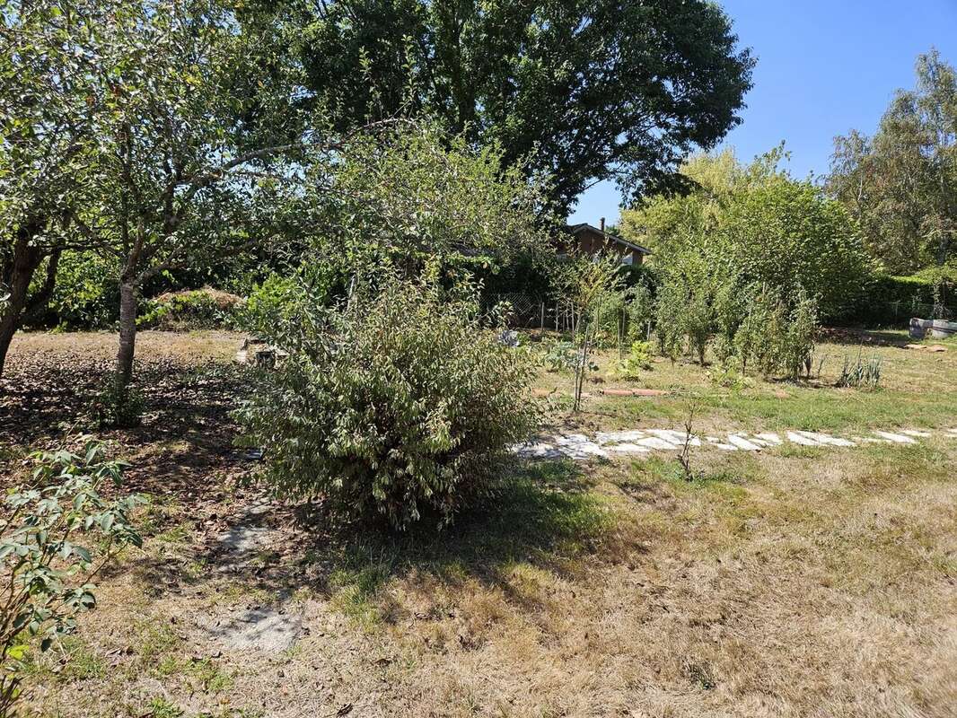 Maison à LADEVEZE-RIVIERE