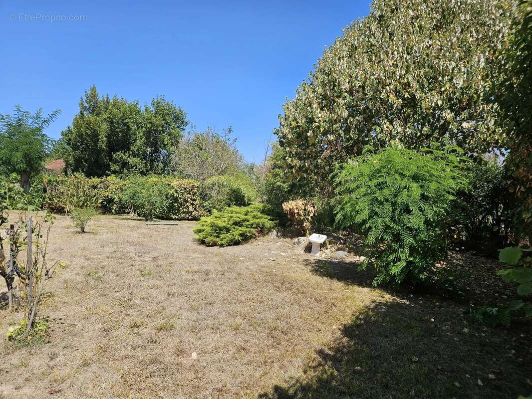 Maison à LADEVEZE-RIVIERE