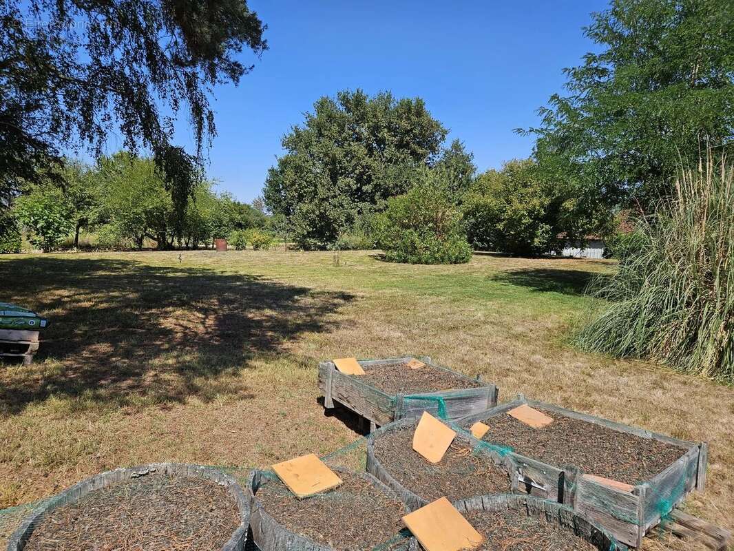 Maison à LADEVEZE-RIVIERE