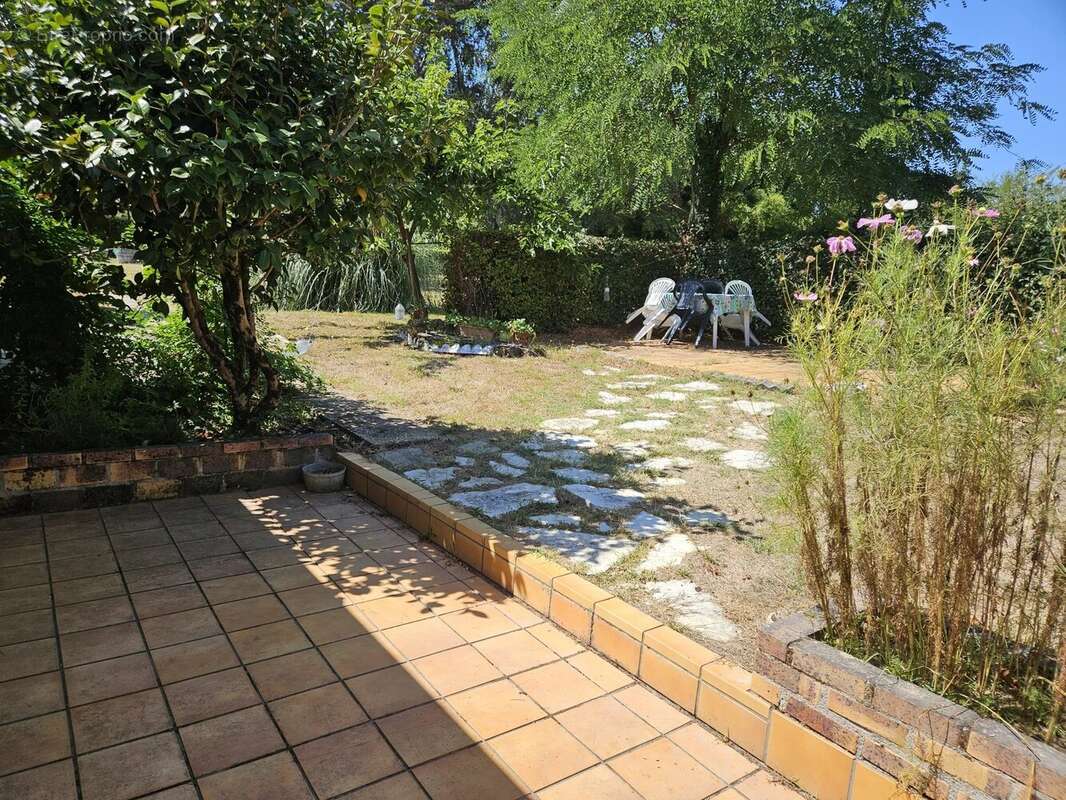 Maison à LADEVEZE-RIVIERE