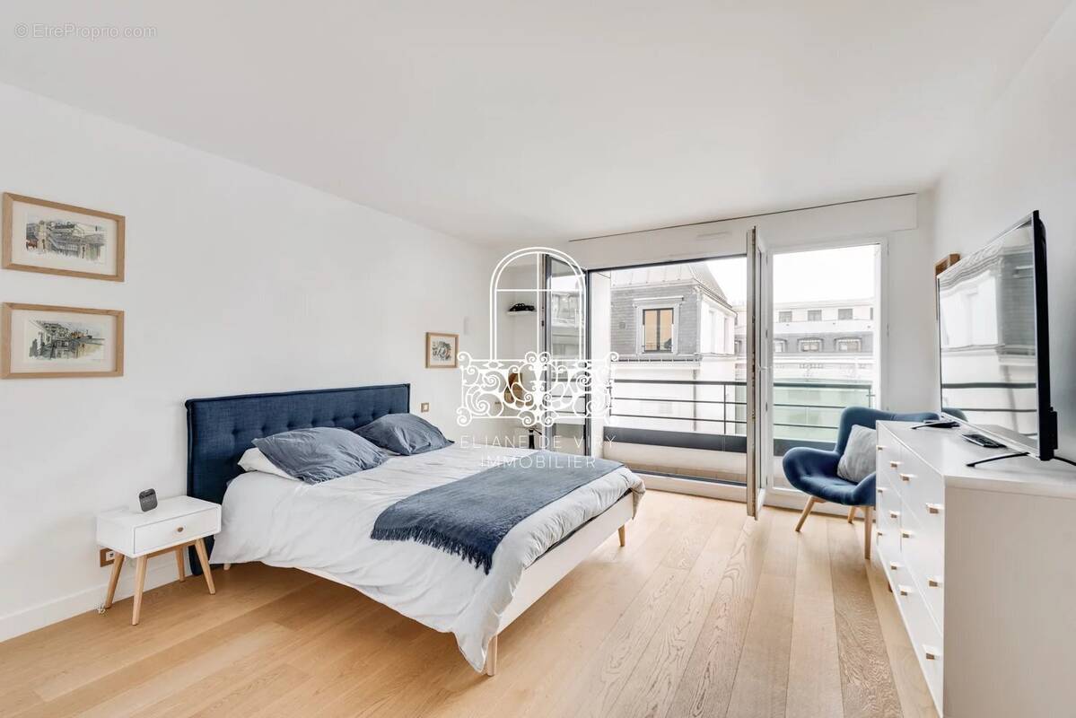 Appartement à PARIS-8E