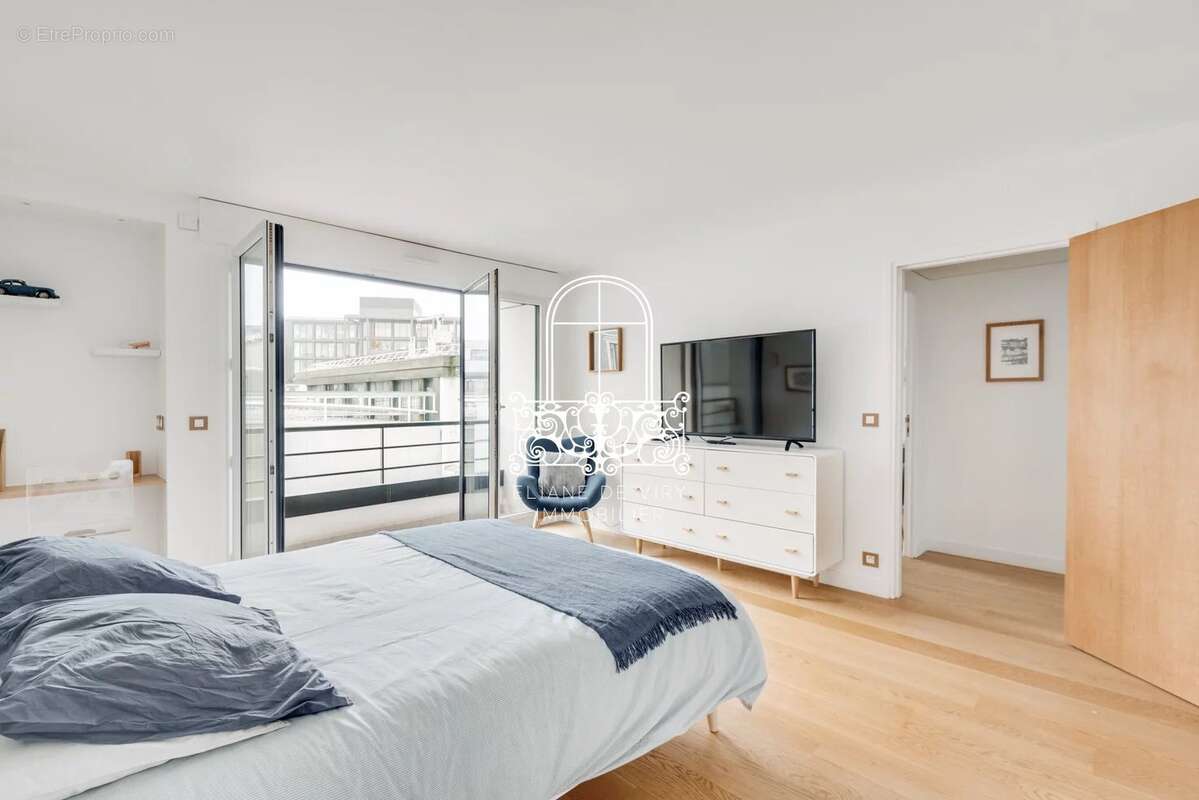 Appartement à PARIS-8E