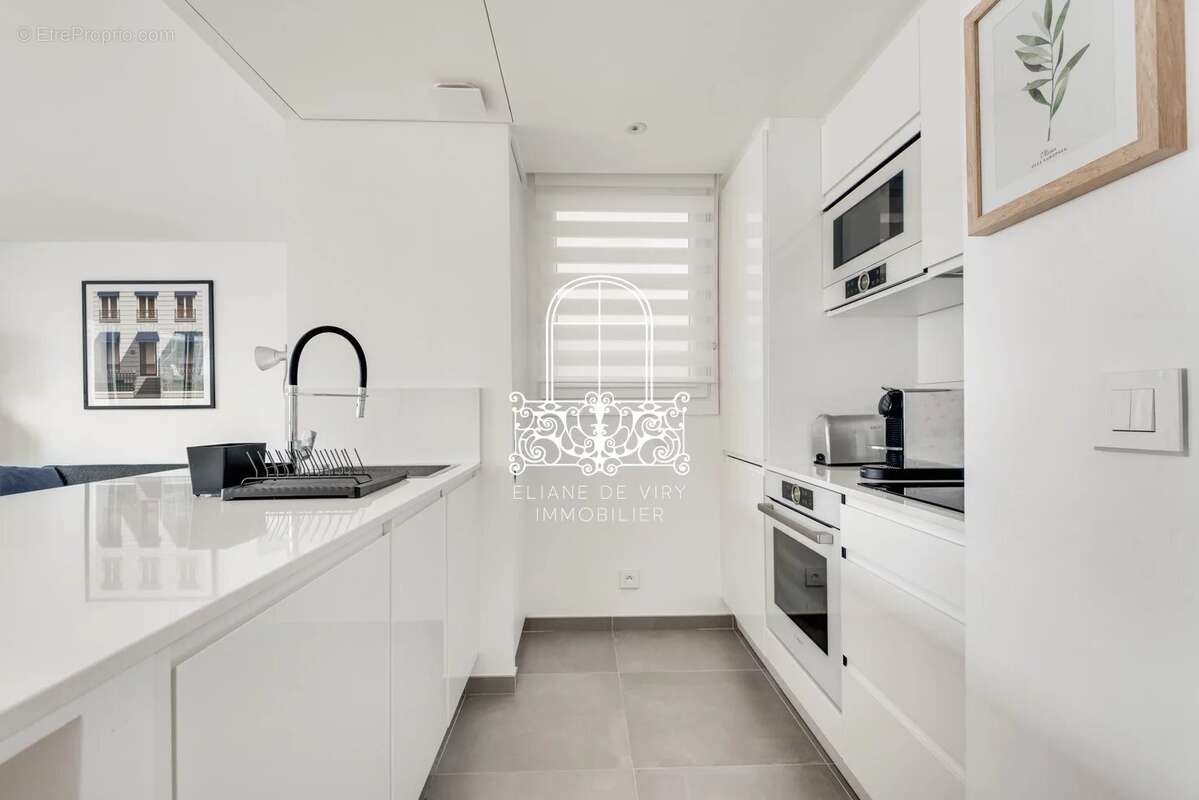 Appartement à PARIS-8E