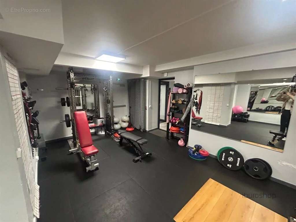 Commerce à PARIS-2E