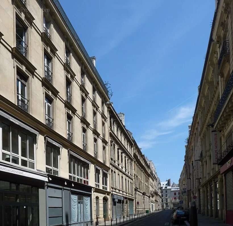 Commerce à PARIS-2E