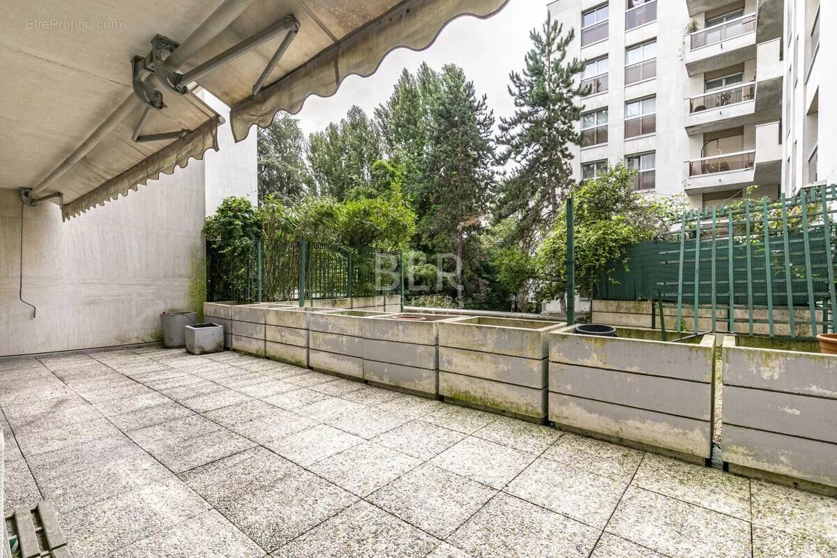 Appartement à NEUILLY-SUR-SEINE