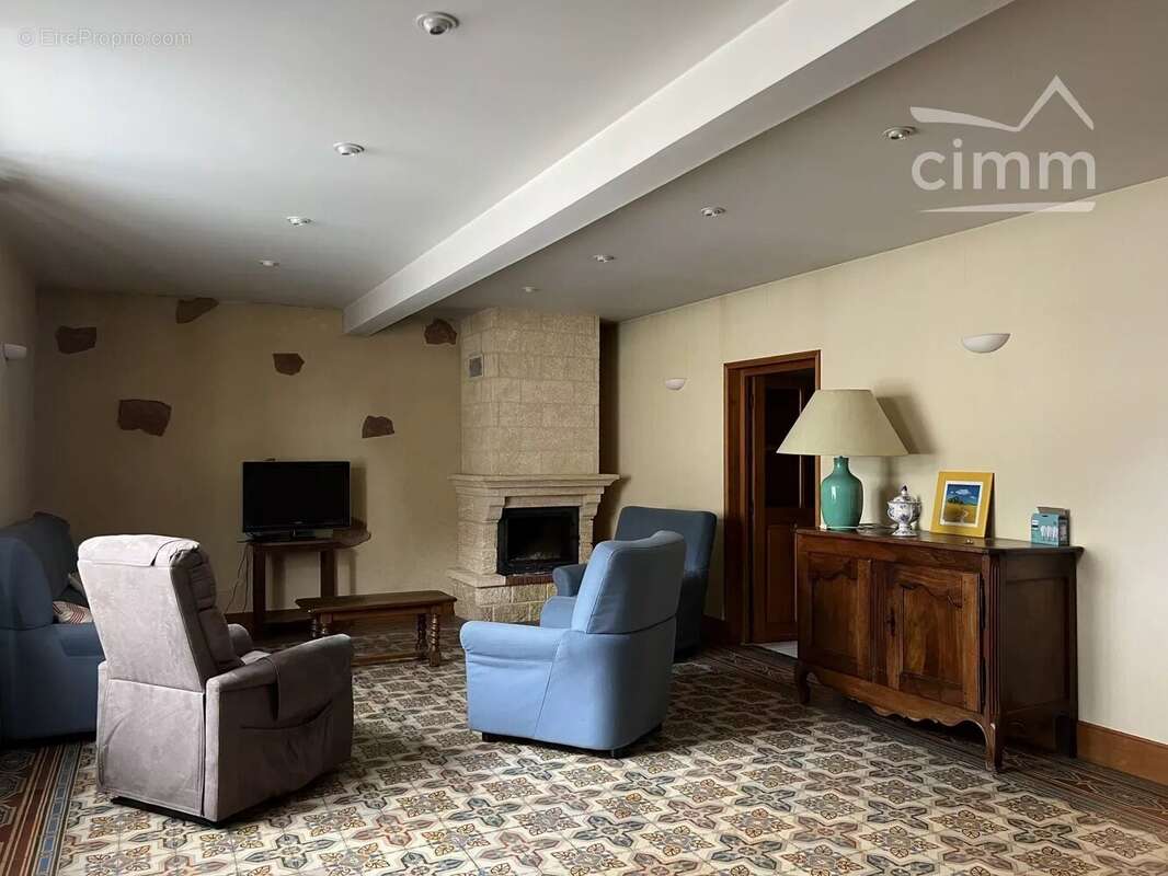 Maison à NEUVY-GRANDCHAMP