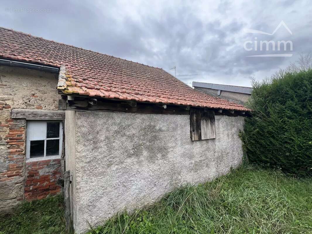 Maison à NEUVY-GRANDCHAMP