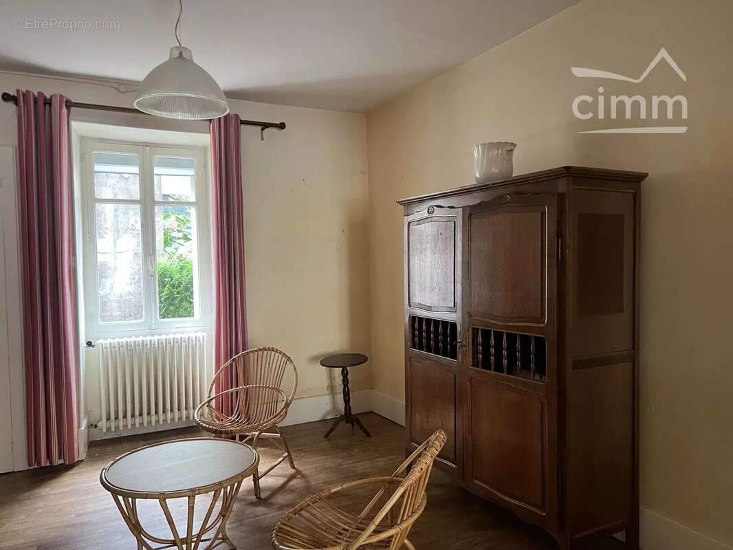 Maison à NEUVY-GRANDCHAMP