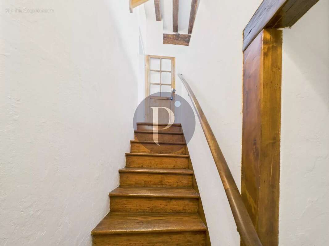 Maison à VERRIERES-LE-BUISSON