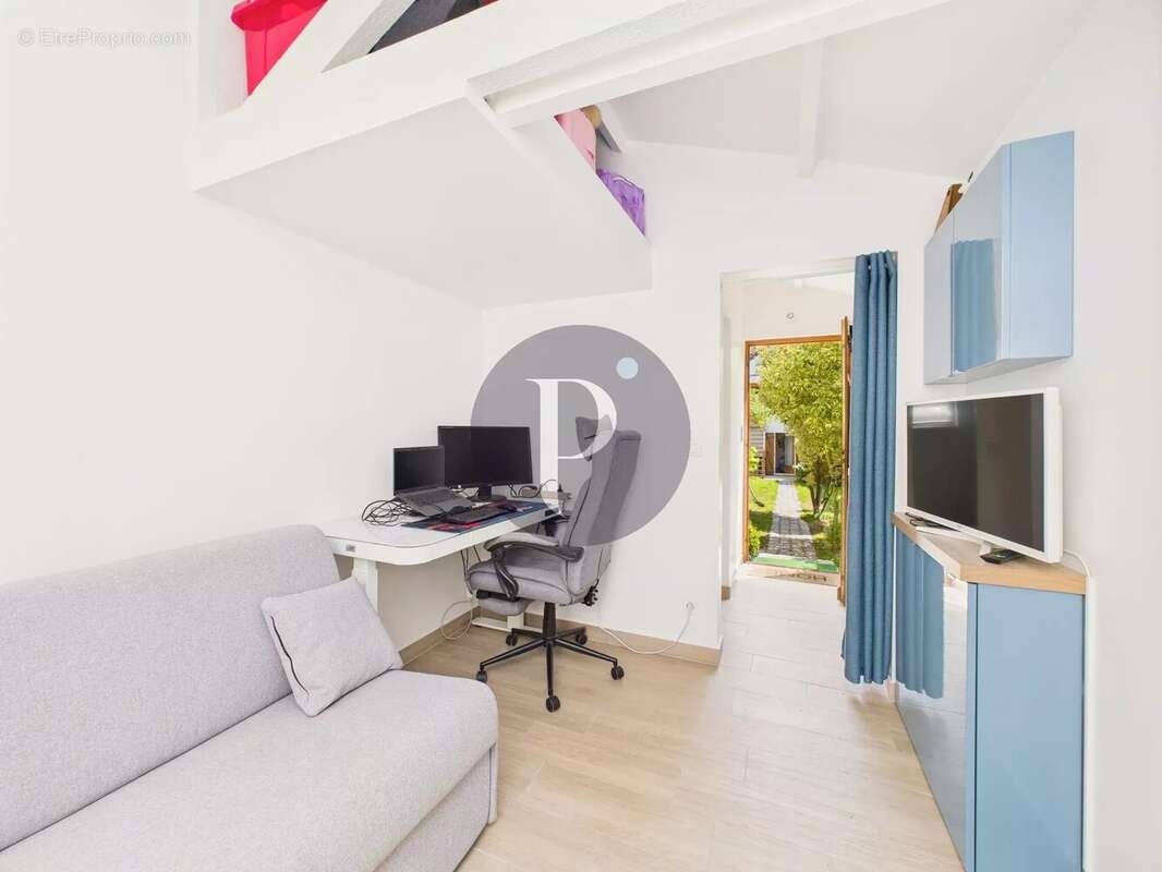 Maison à VERRIERES-LE-BUISSON