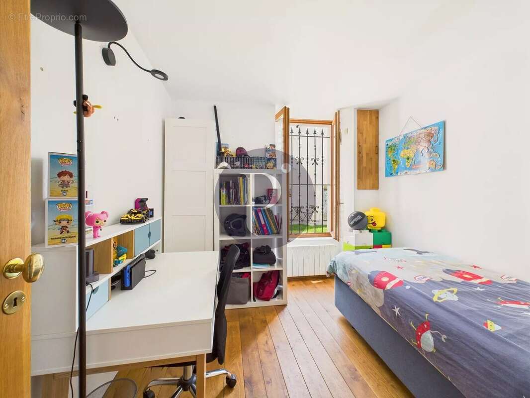 Maison à VERRIERES-LE-BUISSON