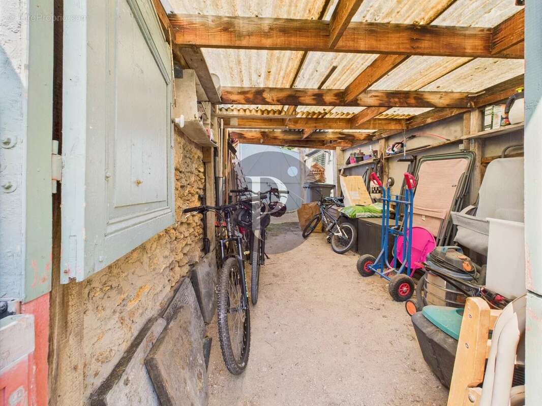 Maison à VERRIERES-LE-BUISSON