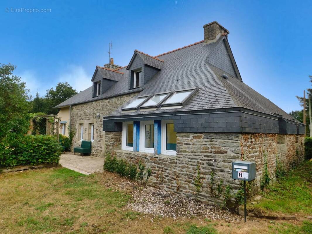 Maison à LE MOUSTOIR