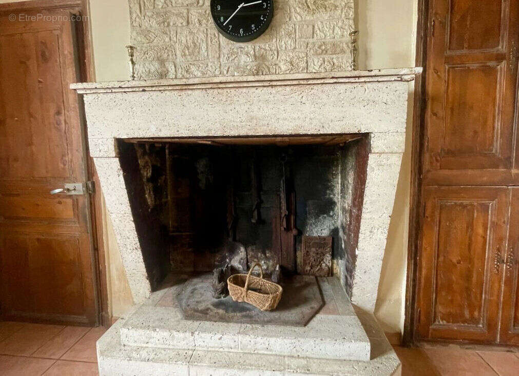 12d49734ecce45fbadab0caa36db8a467aa44aae - Maison à MORNAC