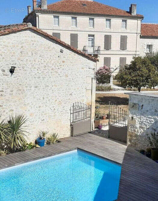 1da15bbc6b328248a826623617297ad973b0e062 - Maison à MORNAC