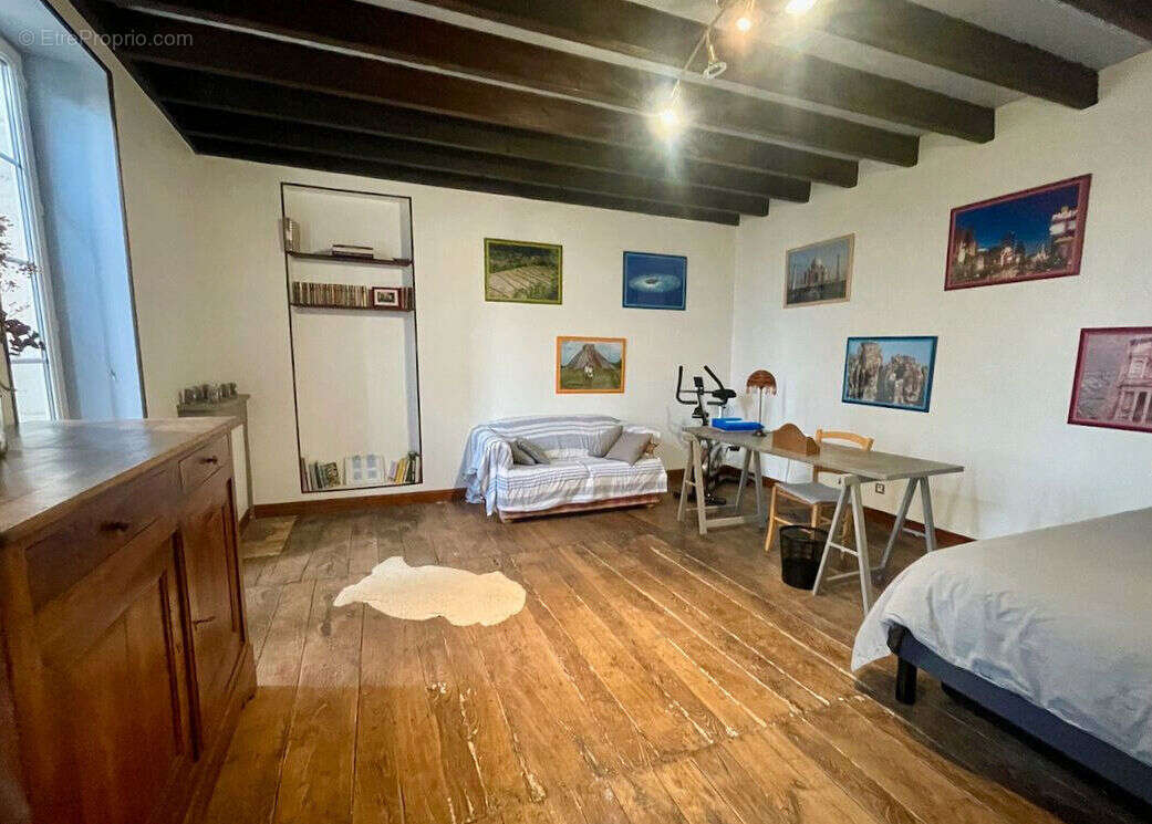 4fb080be9ad8bcd32ba91f4345a5aa5f76b58f09 - Maison à MORNAC