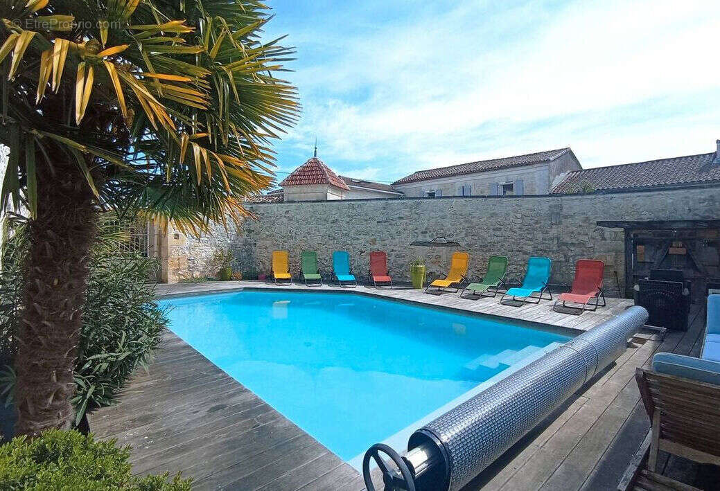 6279e527c608479db2abd553685ed18ab7aca787 - Maison à MORNAC