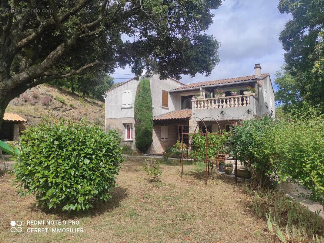 Maison à SAINTE-CROIX-DE-CADERLE