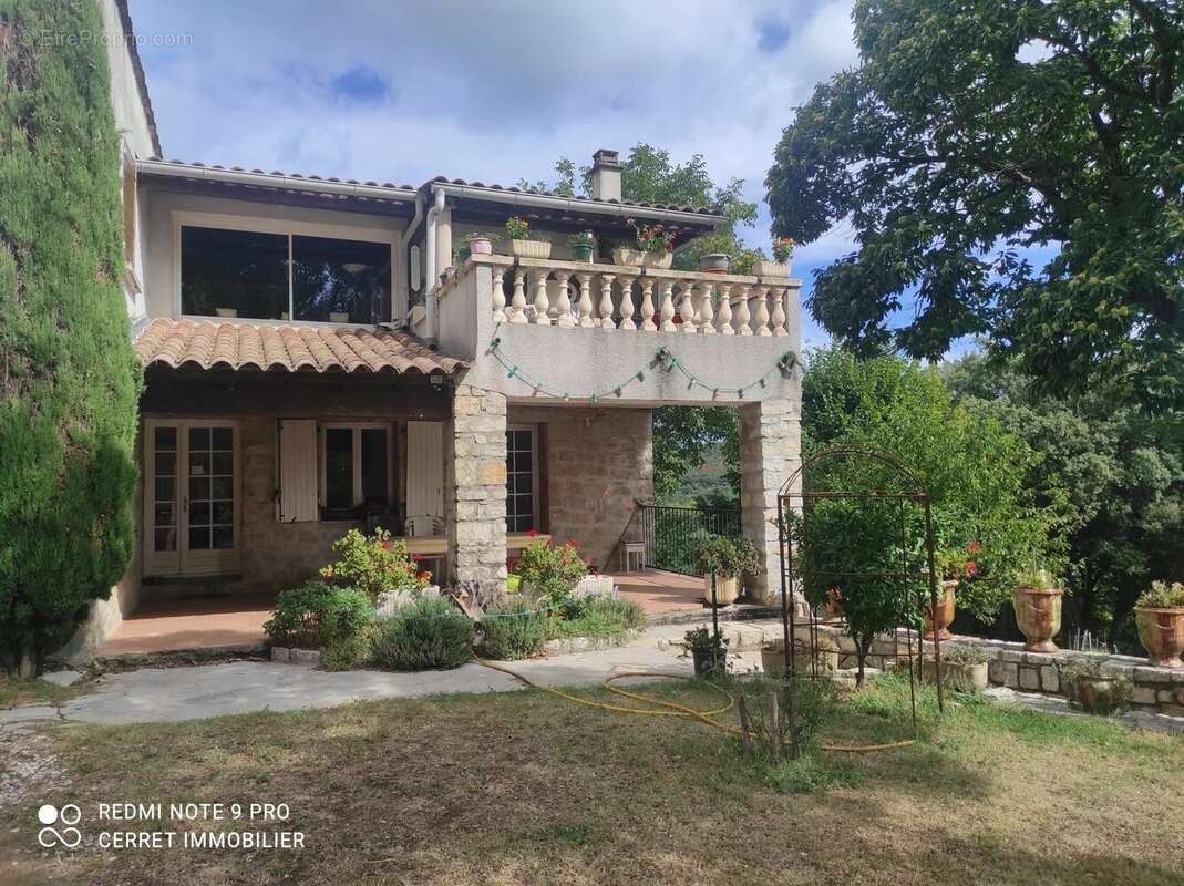 Maison à SAINTE-CROIX-DE-CADERLE