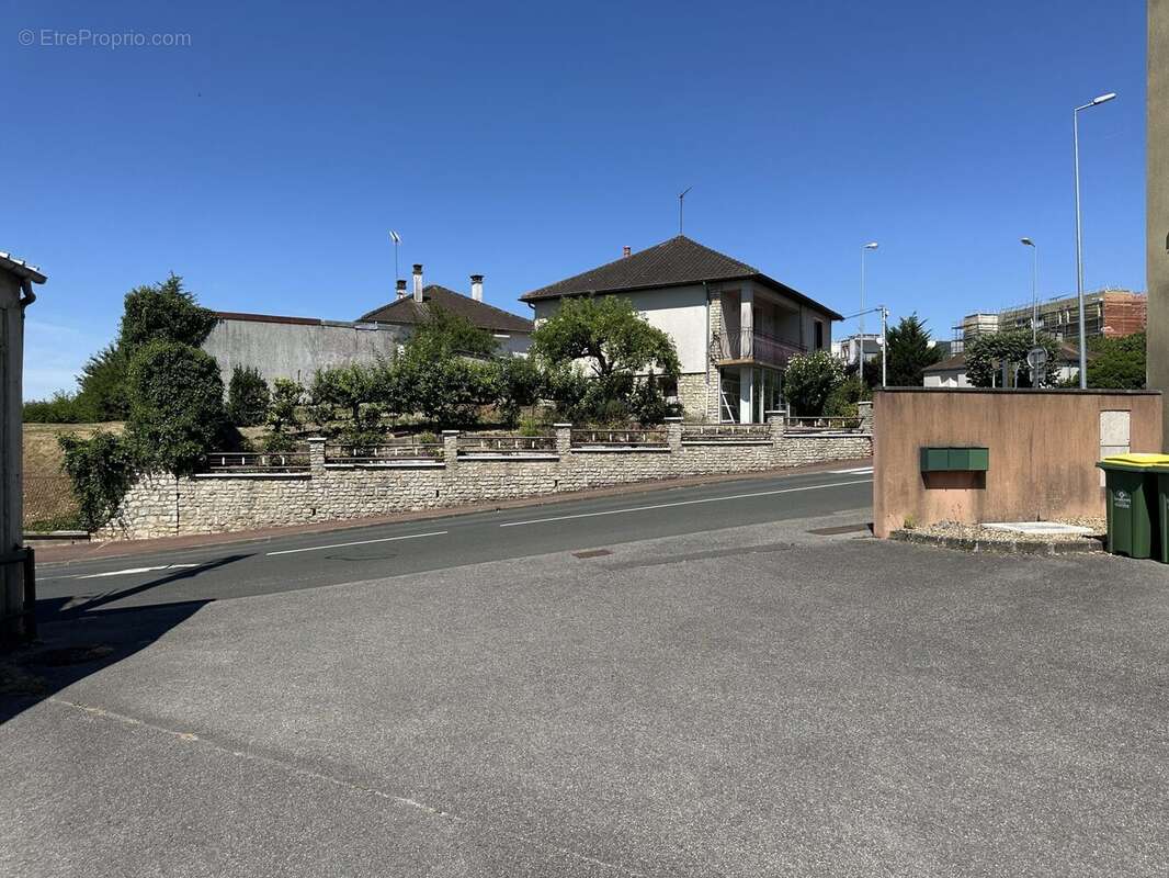 Commerce à LA FERTE-BERNARD