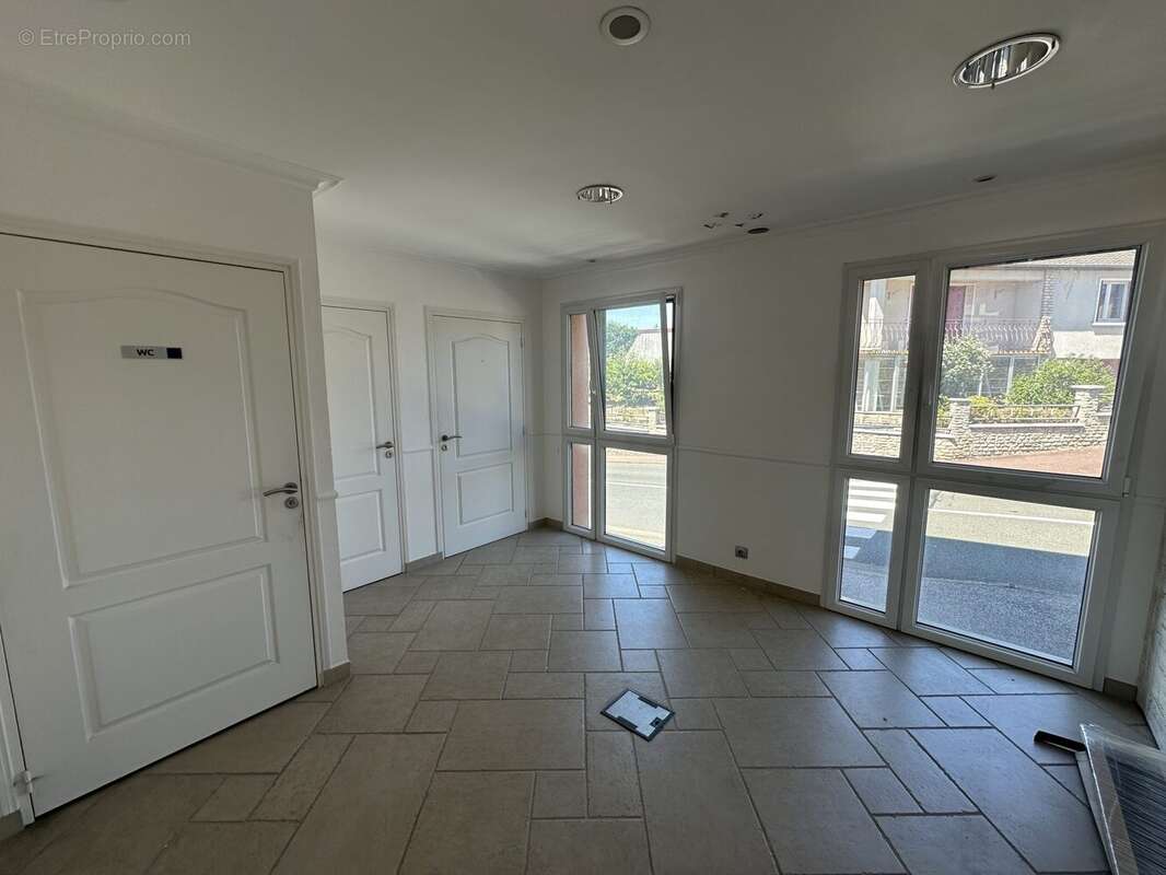 Commerce à LA FERTE-BERNARD