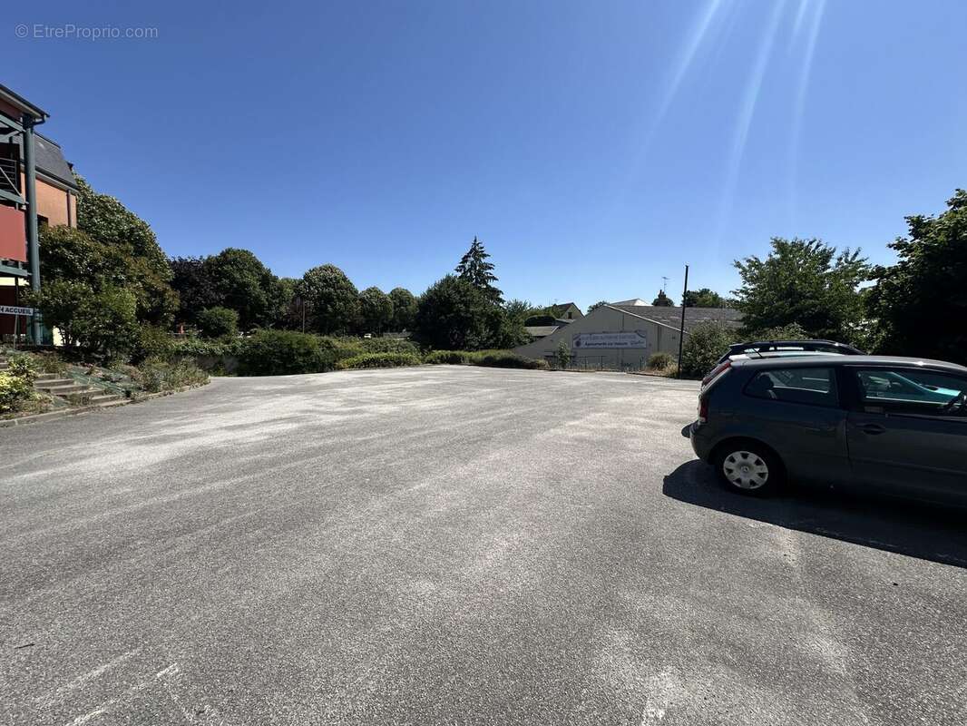 Commerce à LA FERTE-BERNARD