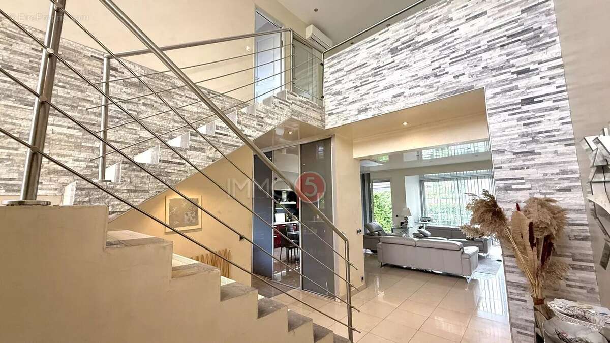 Maison à LES PAVILLONS-SOUS-BOIS