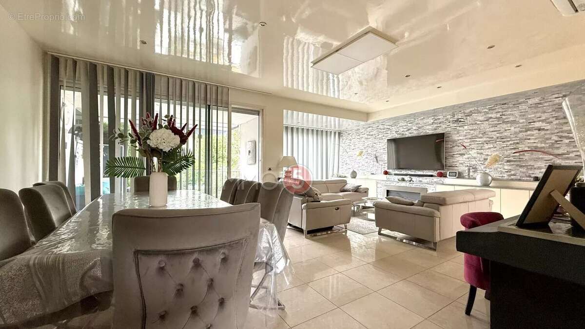 Maison à LES PAVILLONS-SOUS-BOIS