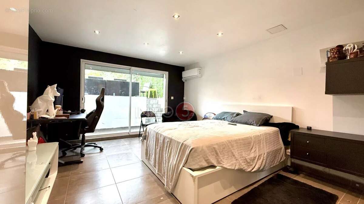 Maison à LES PAVILLONS-SOUS-BOIS