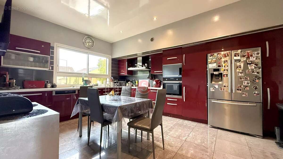 Maison à LES PAVILLONS-SOUS-BOIS