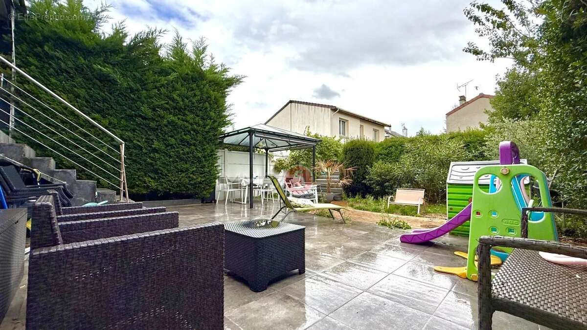 Maison à LES PAVILLONS-SOUS-BOIS