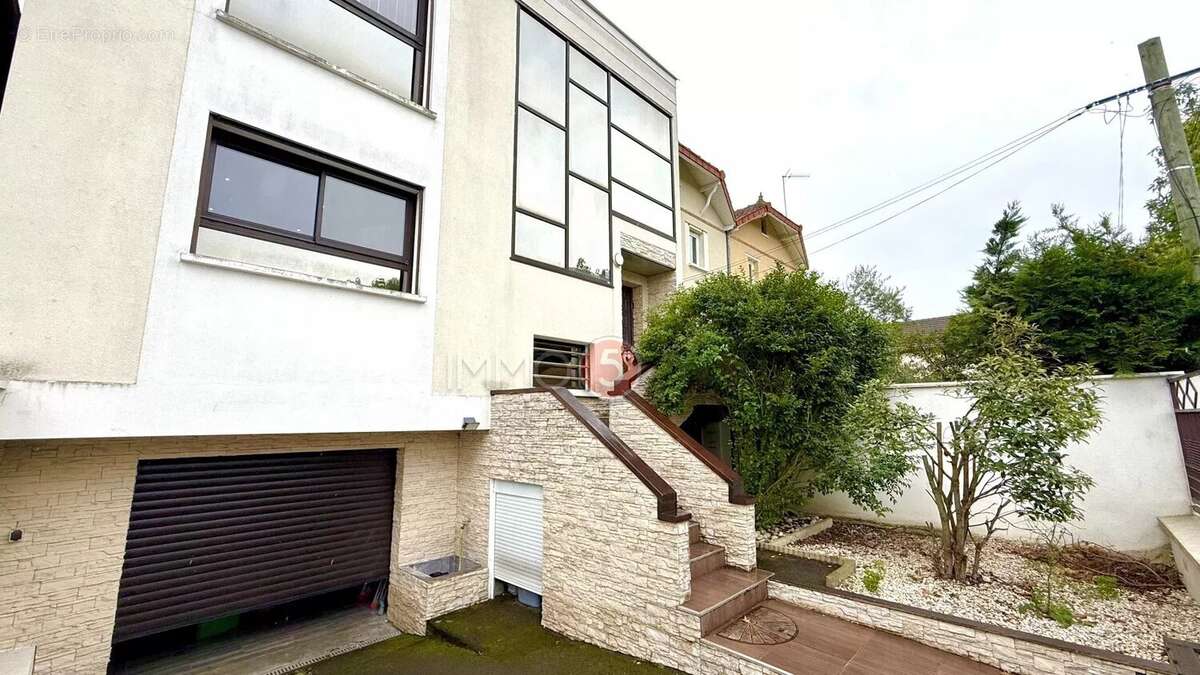 Maison à LES PAVILLONS-SOUS-BOIS