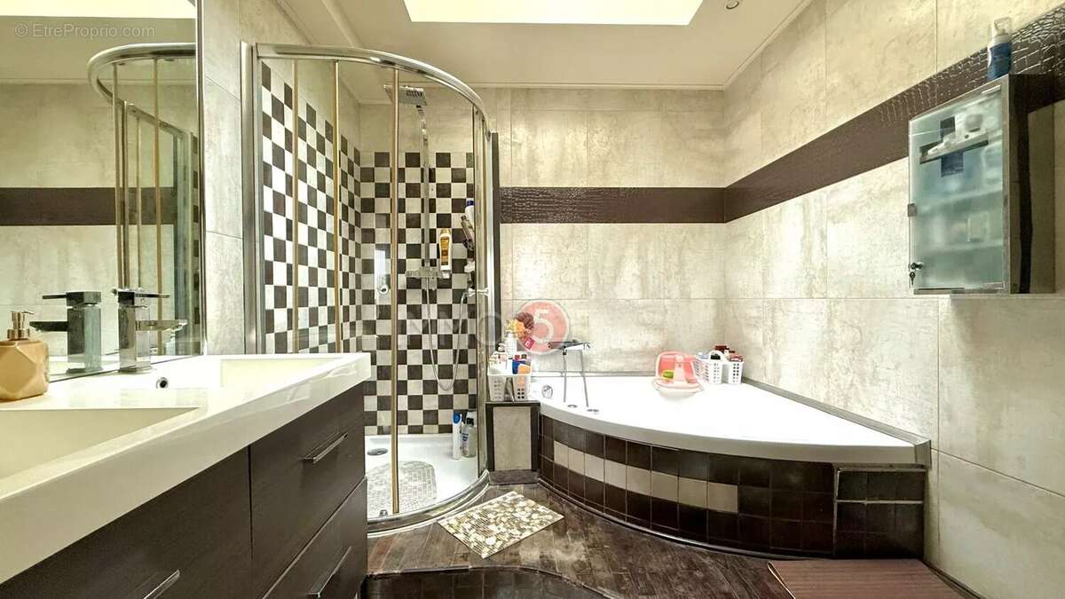 Maison à LES PAVILLONS-SOUS-BOIS