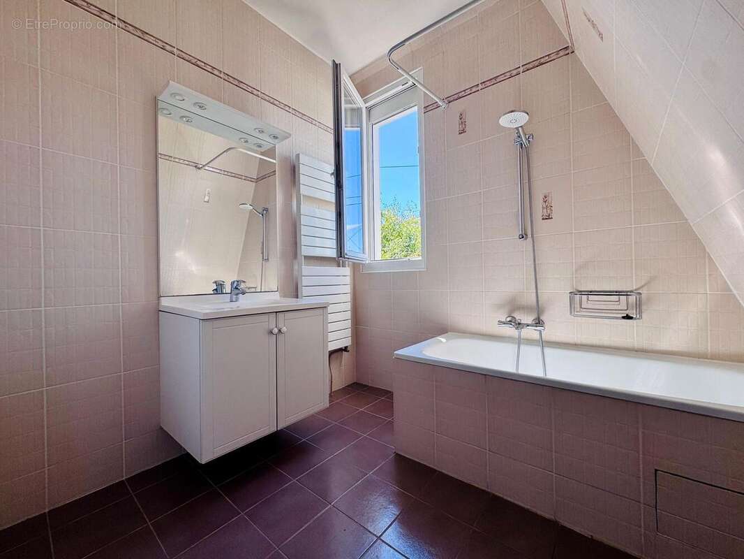 Maison à CHOISY-LE-ROI