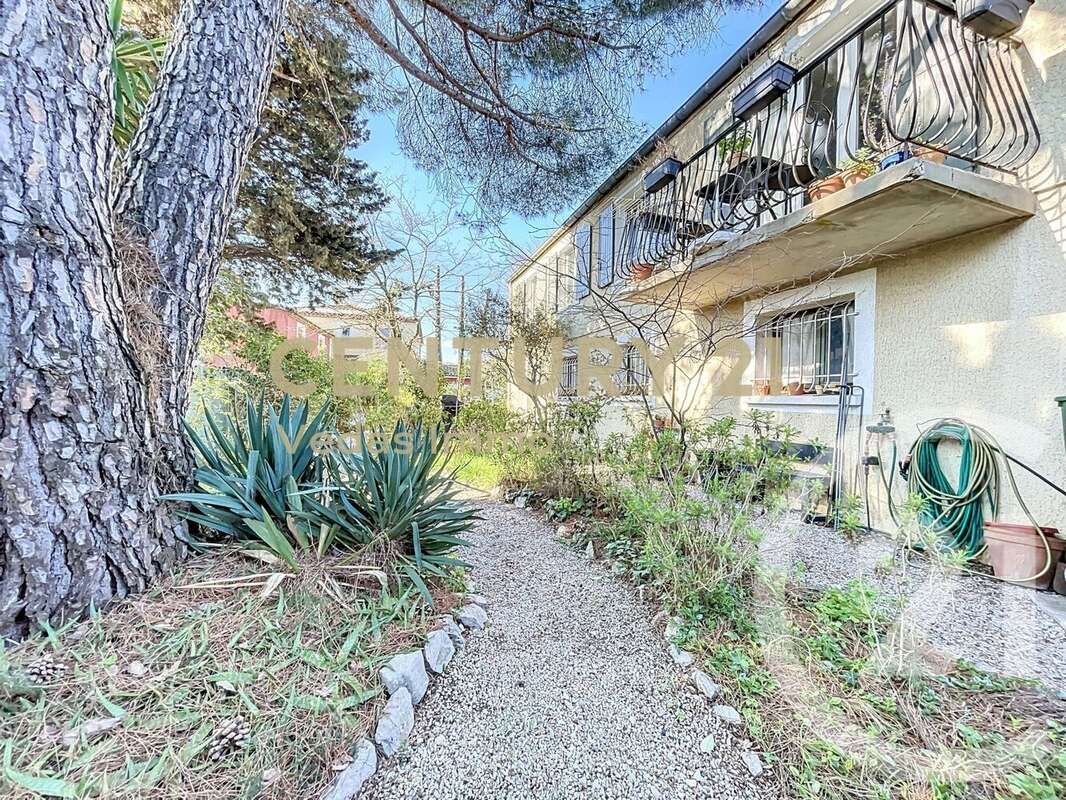 Maison à SAINT-JEAN-DE-VEDAS