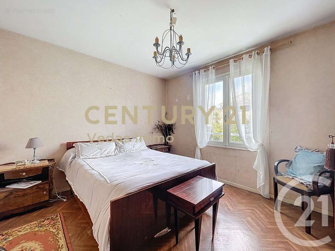 Maison à SAINT-JEAN-DE-VEDAS