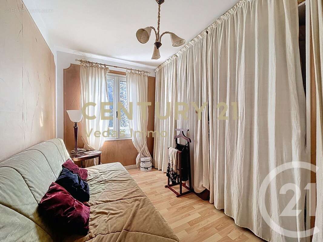 Maison à SAINT-JEAN-DE-VEDAS