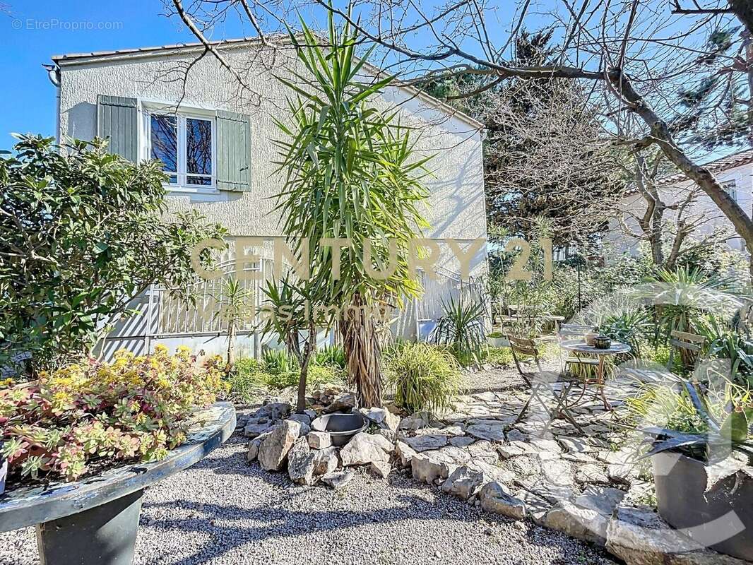 Maison à SAINT-JEAN-DE-VEDAS