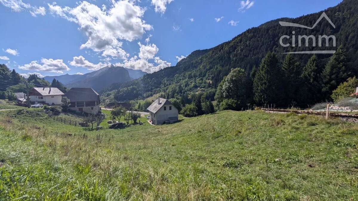 Terrain à SAINT-PIERRE-DE-CHARTREUSE