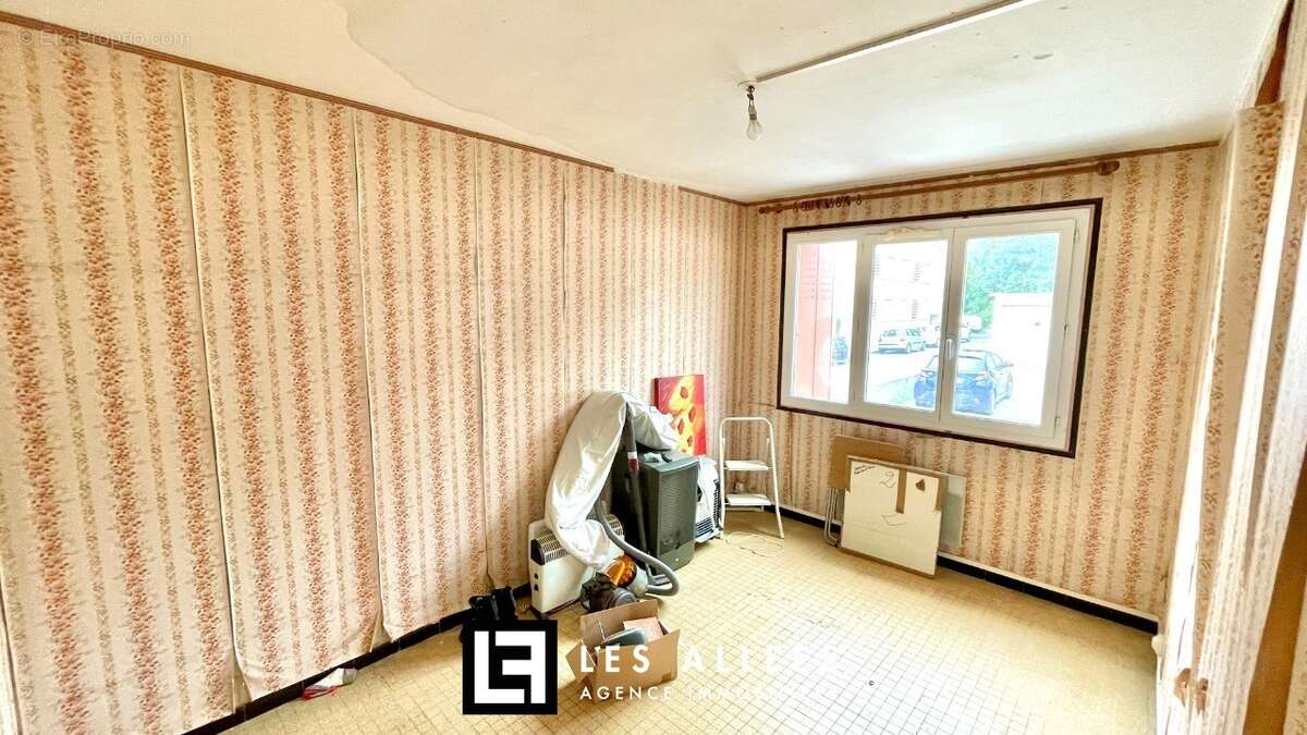 Appartement à VALREAS