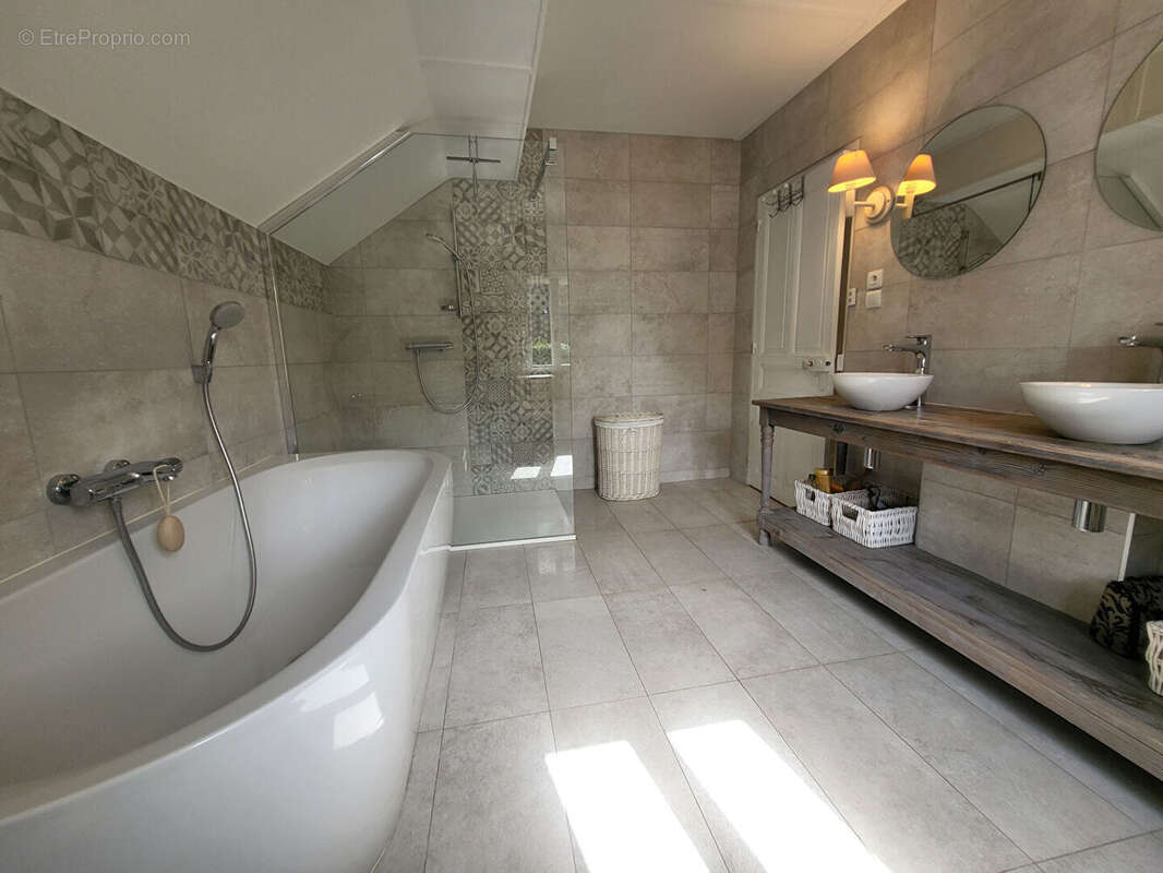 Maison à PARAY-LE-MONIAL