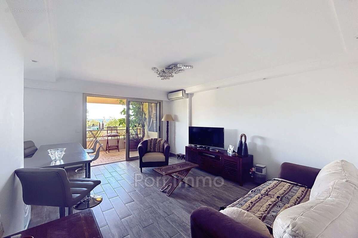 Appartement à VILLENEUVE-LOUBET
